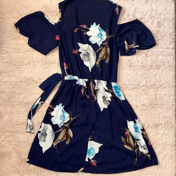 Size XS dress • Charlotte Russe - Picture 9 of 11